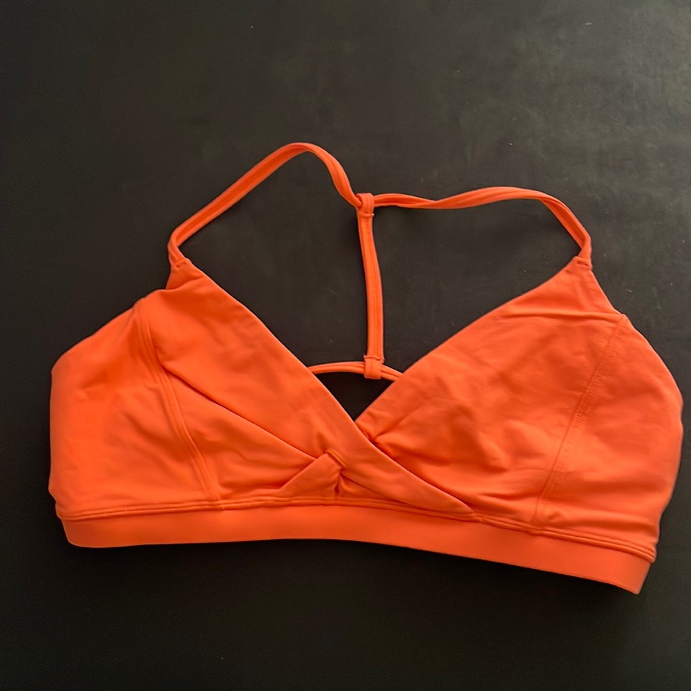 Lululemon Pranayama in DAZZLING ORANGE Bra Sz 8.  EXCELLENT CONDITION